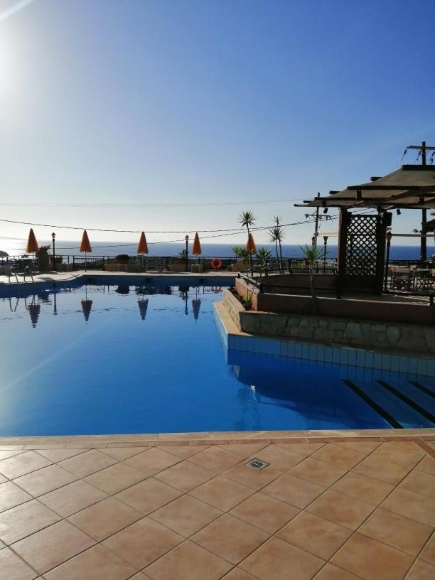 Bella Vista Hotel "By Checkin" แอร์ซอนิสซอส ภายนอก รูปภาพ