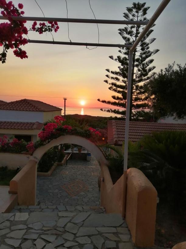 Bella Vista Hotel "By Checkin" แอร์ซอนิสซอส ภายนอก รูปภาพ